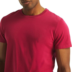 T-shirt à manches courtes pour homme en coton premium rouge cerise, coupe ajustée, col rond, décontracté, doux et respirant - Product Image 3