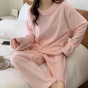 Sudadera de franela de invierno de gran tamaño para mujer con capucha larga de TV Rosa B0859 Talla única para toda la ropa de dormir - Product Image 1