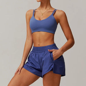 Ensemble de sport décontracté 2 pièces pour femme : soutien-gorge et short de yoga avec poches latérales – Vente en gros - Product Image 3