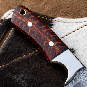 Cuchillo de Desollado Personalizado de Damasco con Mango Premium de Piña de Pino, Cuchillo de Hoja Fija Hecho a Mano para Exteriores - Product Image 3