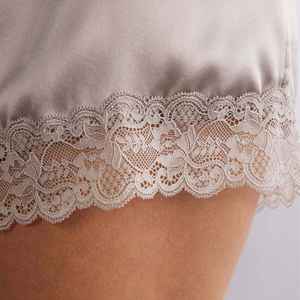 Short décontracté pour femme, léger et respirant, avec technologie de tissu rafraîchissant et gestion de l'humidité, idéal pour les sports d'été - Product Image 5