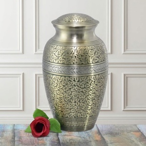 Urnes funéraires en laiton de style américain, 200 pouces cubes, pour cendres humaines, urne funéraire commémorative en laiton par Falah International - Product Image 4