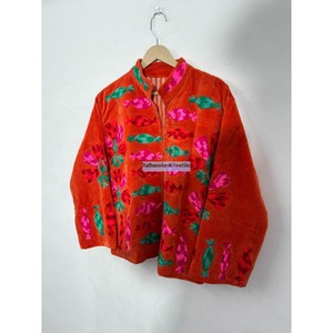 Blouson en velours rouge brodé de fleurs pour femme, col mandarin, manches longues, manteau d'automne, design brodé à la main - Product Image 2