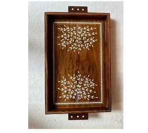 Bandeja decorativa árabe de madera para centro de mesa con incrustaciones de nácar para un estilo elegante en la sala de estar - Product Image 1