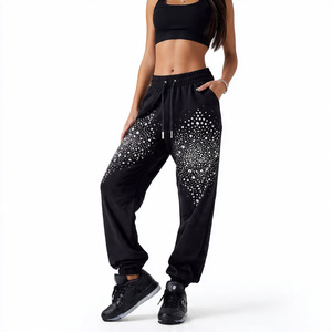Pantalones de chándal anchos de felpa pesada con pedrería para mujer, con cordón en la cintura, estilo jogger, tipo pijama - Product Image 6