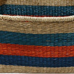 Panier de rangement artisanal en jonc de mer, motif rayé bleu naturel, tissé à la main, décoration d'intérieur - Product Image 6
