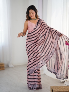 Sari Tradicional Kutchi con Bordado, Sari de Diseño en Chinnon, Sari Estampado en Chinnon, Sari Étnico con Trabajo Kutchi, Sari de Chinnon para Fiesta - Product Image 5