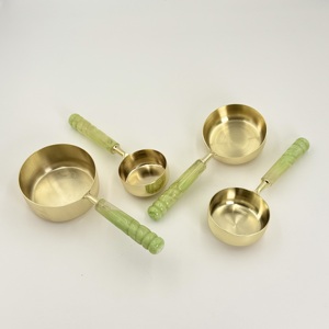 Juego de 4 Tazas y Cucharas Medidoras de Acero Inoxidable con Mango de Resina Dorada de Alta Calidad, Aptas para Lavavajillas y Congelador - Product Image 4