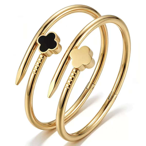 Hermosa Pulsera de Metal con Grabado Floral para Mujer, con Detalles Artísticos y un Estilo de Diseñador Elegante - Product Image 5