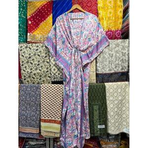 Magnifique Robe Kaftan en Soie Indienne Longue Maxi pour Femme, Tenue de Plage, Cache-Maillot, Cadeau pour Elle, Artisanat Ethnique, Modèle ETH-204 - Product Image 4