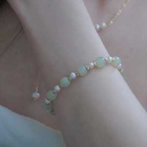 Bracelet en jade et perles, perles de cristal de jade vert, bracelet de guérison par le yoga, cadeau pour elle, bijoux spirituels élégants - Product Image 6