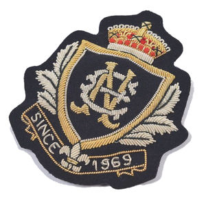 Insignias Bordadas a Mano con Hilo Metálico, Tamaño y Diseño Personalizados, con Pin de Seguridad - Insignias de Alta Calidad para Blazers con Logotipo Personalizado (Colores Personalizados) - Product Image 4