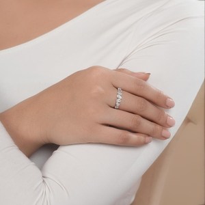 Bague d'éternité en diamant de qualité supérieure, taille émeraude, taille poire et taille ronde, certifiée, avec bande de diamants de laboratoire multi-tailles - Product Image 3