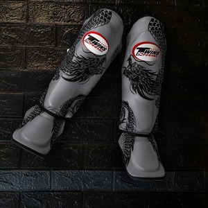 Protection des jambes et des pieds haute performance, Twins Boxing Shin Pad, protège-tibias durables et confortables, fermeture à scratch, rembourrage doux - Product Image 2