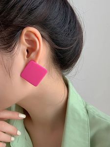 Boucles d'oreilles en résine faites à la main pour femmes, bijoux légers et tendance, boucles d'oreilles colorées pour tous les jours, les fêtes, les mariages - Product Image 5