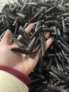 Boutons à bascule en corne polie à 2 trous, durables et écologiques, en gros pour la Saint-Valentin et les fabricants de vêtements de graduation - Product Image 4