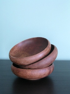 Bol à salade en bois sculpté à la main unique pour la table à manger, bols à salade en bois modernes avec revêtement non toxique - Product Image 2