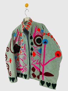 Veste en velours brodée à la main avec des motifs floraux, col montant, manches longues, style bohème chic, taille plus pour femmes, vêtements de printemps - Product Image 2