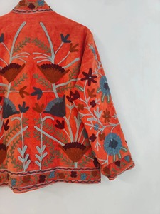 เสื้อแจ็คเก็ตกำมะหยี่ปักลายสไตล์จีนสีแดง คอจีน แขนยาว ลายดอกไม้ สำหรับฤดูใบไม้ร่วง ผู้ใหญ่ ไซส์พลัส สวมใส่สบายๆ - Product Image 5