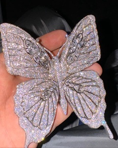 Colgante de Mariposa Iced VVS Moissanite Bling con Logotipo Personalizado, Estilo Hip Hop, Chapado en Oro Rosa 3D Sólido y Pesado, Certificado IGI, Amuleto con Inicial/Nombre - Product Image 1