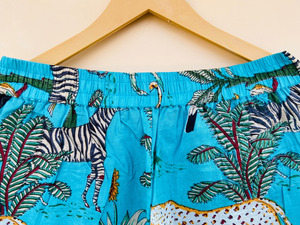 Conjunto de Pijama de Algodón para Mujer con Estampado Artesanal, Conjunto de Pijama Cómodo para Dormir y Descansar, Hermoso Conjunto de Pijama con Estampado de Jungla - Product Image 4