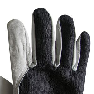 Gants de travail Vantrex Industries blancs et noirs en polyester/coton/métallique, longueur poignet, élastiques, rayés, compatibles écran tactile, sans aiguille - Product Image 5