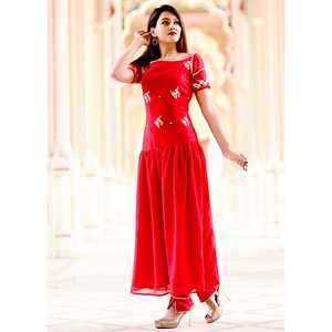 Conjunto de Kurta de Chifón Gherdaar de Manga Corta con Adornos Rojos Talla XS - Product Image 1