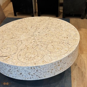 Table en os incrusté de la marque ILAHI, design moderne, détails en agate, rangement, meuble portable pour la maison - Product Image 6