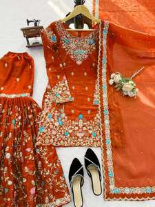 Ensemble Anarkali Sharara de qualité export avec broderies de sequins et de perles, vêtements ethniques élégants pour femmes, disponible au meilleur prix du marché - Product Image 4