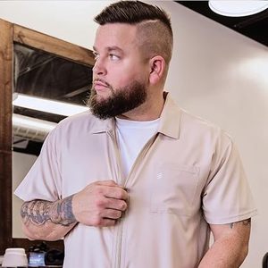 Chaleco Corto Beige con Cierre para Hombre, con Bolsillos, Cuello Camisero, Transpirable, Informal, para Verano - Product Image 3