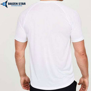 Camiseta Deportiva de Manga Corta para Hombre, Negra, 100% Poliéster, Secado Rápido, Corte Ajustado, Cuello Redondo, Color Sólido, Informal - Product Image 4