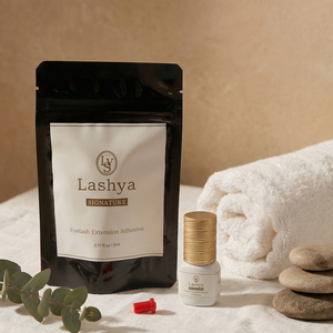 กาวต่อขนตา [Lashya] แห้งไว 1-2 วินาที ติดทนนาน สำหรับขายส่ง กาวต่อขนตาสำหรับมืออาชีพ ขนาด 10 มล. - Product Image 1