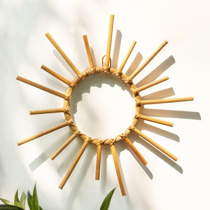 Décoration murale en forme de soleil pour chambre de bébé, en rotin écologique, art mural en forme de soleil en cannage. - Product Image 1