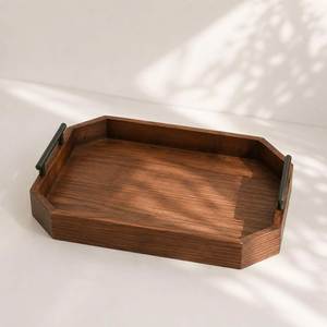 Plateau de service rectangulaire en bois rustique, plateau de service en bois massif, design minimaliste, vaisselle et assiettes faites à la main - Product Image 3