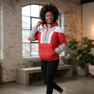 Veste coupe-vent à capuche pour femmes HMR Sisterhood Sorority, rouge et gris, avec blocs de couleur, décontractée, manches longues, fermeture éclair sur le devant - Product Image 3