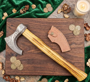 Hache à manche plat de style Viking, fabriquée à la main, tête en acier à haute teneur en carbone, manche en bois, étui en cuir pour la survie, usage médiéval - Product Image 3