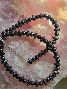 Cuentas redondas de moissanita negra de 6.50 mm y cuentas de espinela negra talladas a mano para pulsera de moda para mujer - Product Image 4