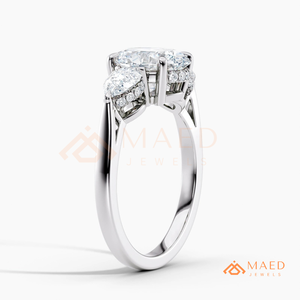 Bague en moissanite ronde à trois pierres pour femme, ton argenté, bijoux de fiançailles et d'anniversaire, style élégant au quotidien - Product Image 5