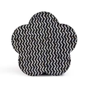 Table d'appoint sophistiquée en coquille de capiz noire, tabouret tambour en mosaïque de nacre, meuble d'appoint géométrique pour l'intérieur moderne - Product Image 4