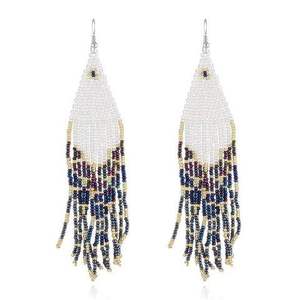 Boucles d'oreilles classiques brodées de perles de rocaille motif papillon, légères, faites à la main, en coton perlé, accessoires personnalisés en cristal - Product Image 4