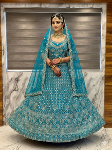 Elegante Lehenga Choli de red suave de primera calidad con elaborado trabajo de pedrería Zarkan, ropa de boda india y pakistaní, con cancan y canvas patta. - Product Image 4