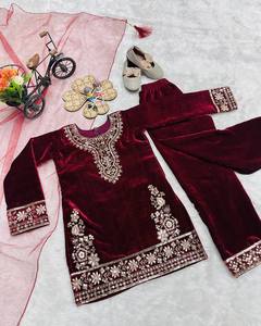 Antra Lifestyle 2026 Salwar Kameez de luxe en velours pour bébés filles |   Broderie Zari en or lourd |   Tenue traditionnelle d'hiver pour mariage ou fête de l'Aïd - Product Image 5