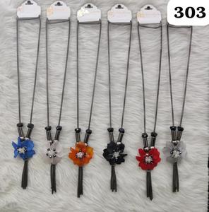 Collier long PingBling Premium Gunmetal avec pendentif fleur en acrylique multicolore, centre en cristal étincelant et chaîne élégante - Product Image 1