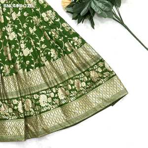 La mejor tela para festivales, Dola tradicional india teñible a mano con blusa Lehenga bordada, proveedor mundial. - Product Image 3