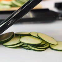 Affettatrice mandolina bidirezionale Lisa Fast con lama regolabile per verdure e frutta - Product Image 2