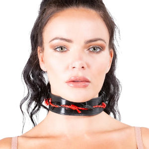 Collar de Cuero Negro con Diseño de Cordón Trenzado Rojo y Negro, Cadena con Eslabones en Forma de Corona, para Fiestas y Eventos - Product Image 1