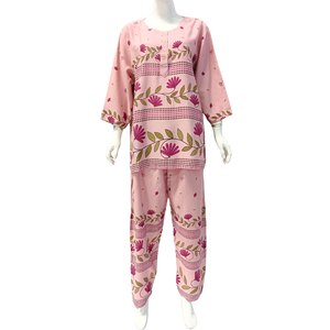 Pyjama décontracté pour femmes, manches longues et pantalon long, en rayonne, par Chrysanta - Product Image 1