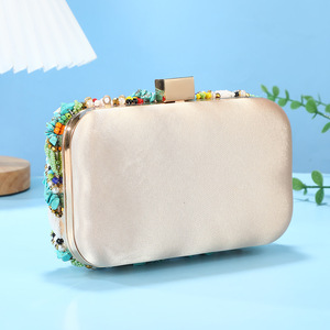 Bolso de mano bordado a mano de bajo costo y elegante para mujer, ideal para bodas, fiestas y festivales, por M/S SHAAD HANDICRAFTS - Product Image 5