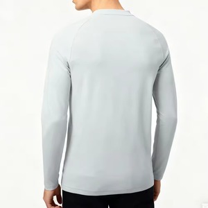 Fabricant de T-shirts de Sport à Compression Personnalisés – Vêtements de Sport Athlétiques pour la Gym et l'Entraînement – Tissu Respirant et Extensible – OEM ODM Marque Privée Vente en Gros - Product Image 2