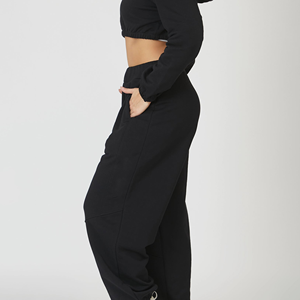Pantalones Deportivos de Mujer Premium para Invierno, Cintura Alta, Forro Polar Negro, 100% Algodón, Corte Holgado, Pierna Ancha, Secado Rápido - Product Image 4